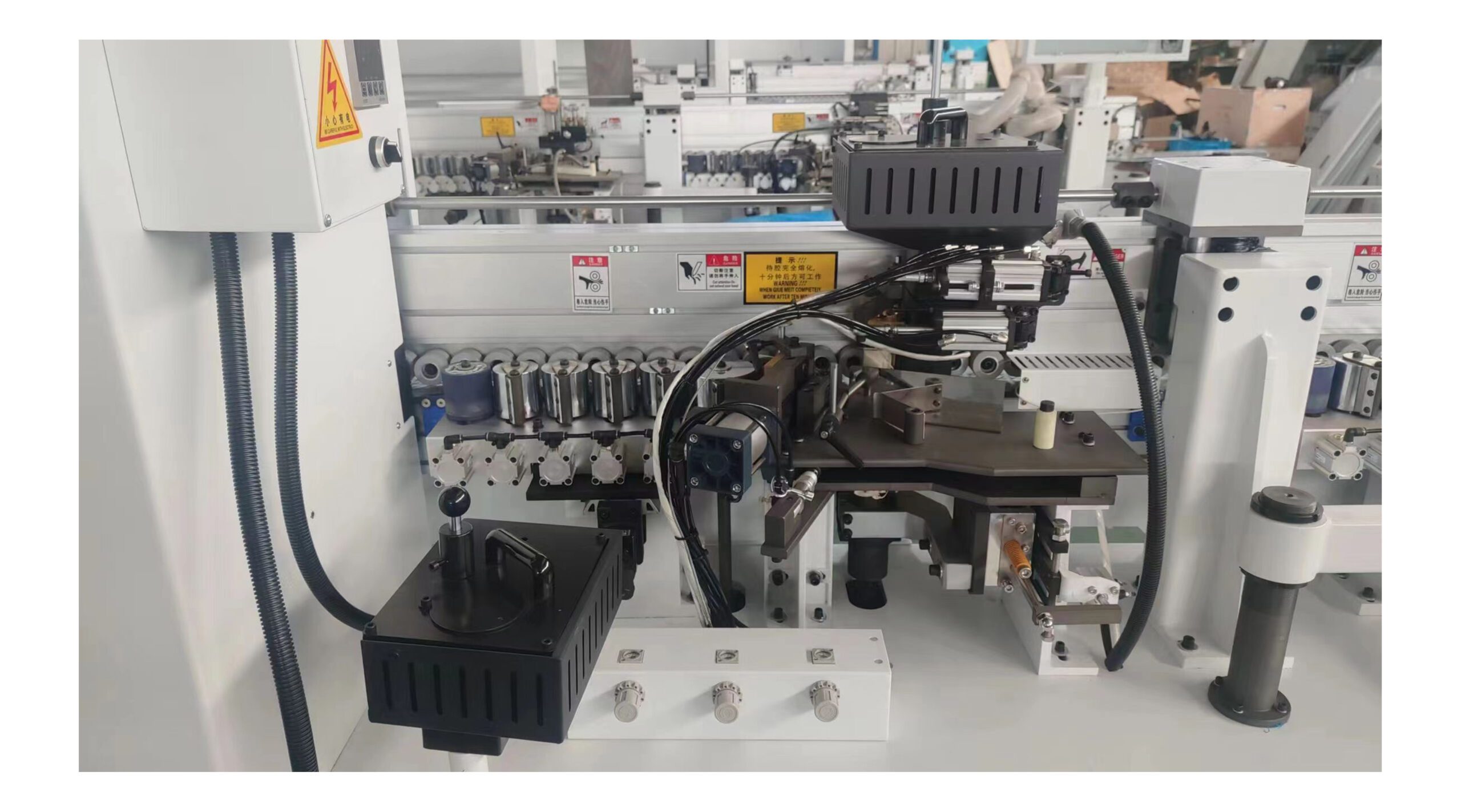 Servo-Regulated Automatic Edgebanding Machine S870YF-PUR - Image 9